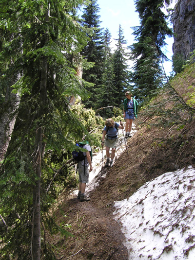 Cascade Ramblings - Ramblings: Middle Pyramid Hike: Three Pyramids ...